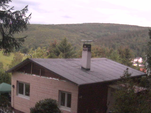 Beschreibung: http://webcam01.dorfweil.net/pic/webcam1_2011081409445701.jpg